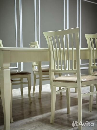 Стул / В наличии стулья