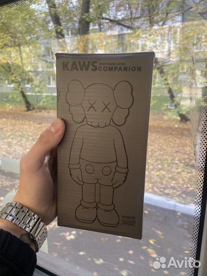 Фигурка kaws