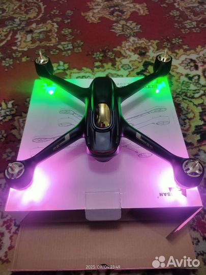 Квадрокоптер hubsan h501s
