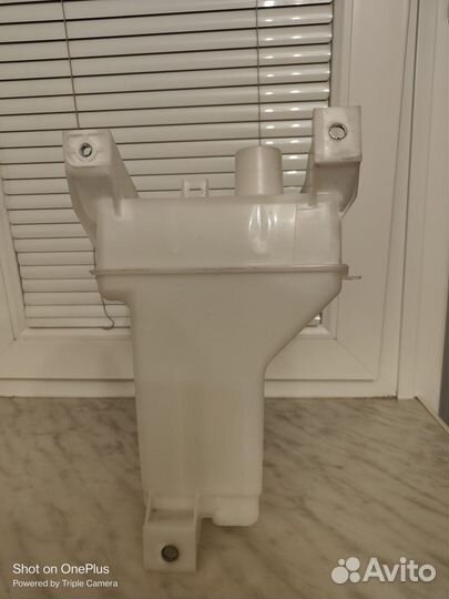 Бачок омывателя лобового стекла Suzuki Vitara 2021