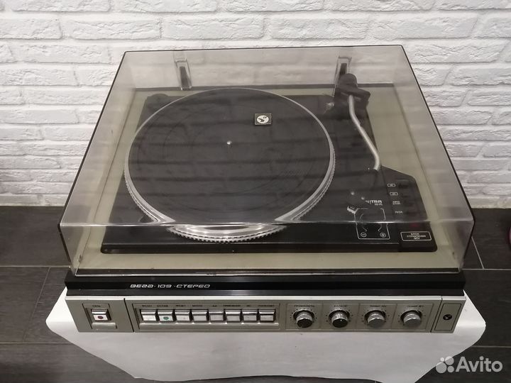 Проигрыватель винила вега 109