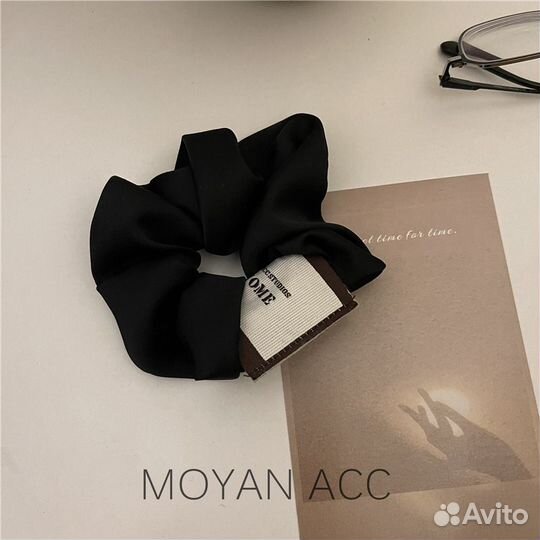 Резинка для волос из шелка Armani