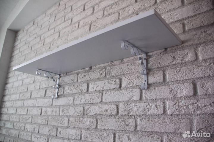 Полка настенная с кронштейнами новая