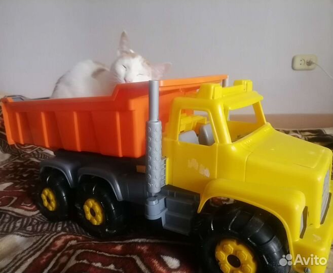 Большой грузовик игрушка