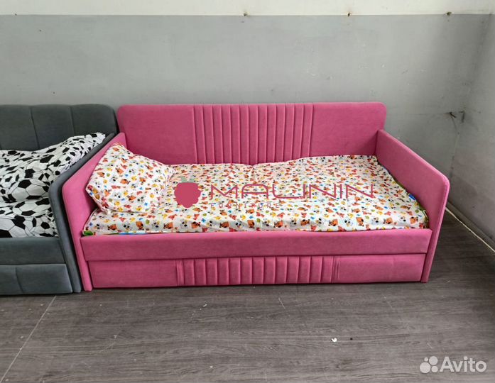 Диванчик мягкий детский