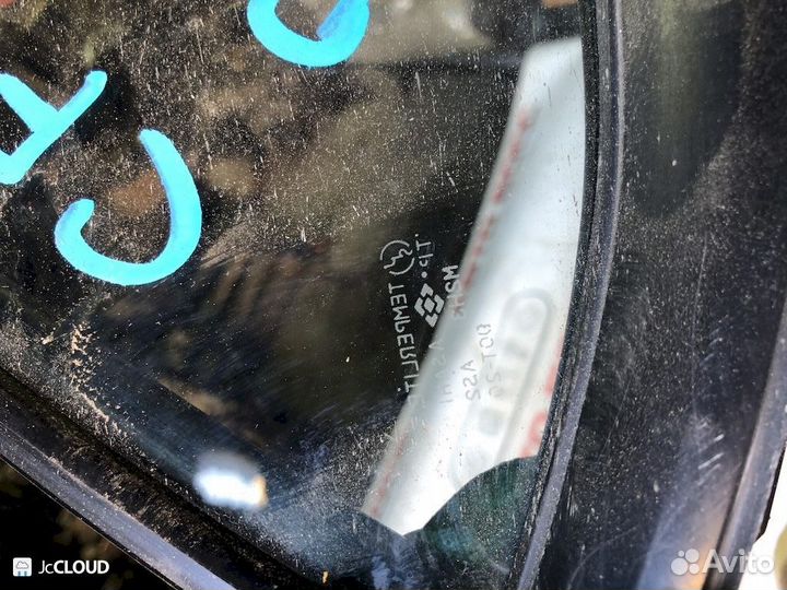 Стекло двери на honda accord CF4 F20B