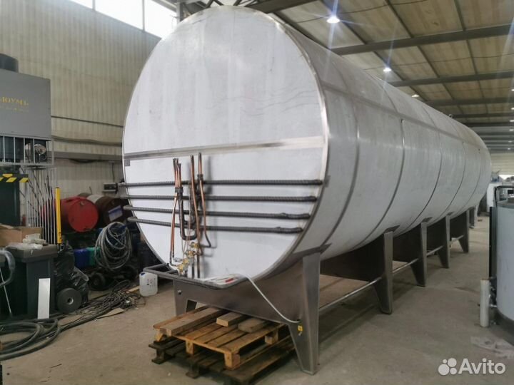 Охладитель молока закрытого типа объемом 30000 лит