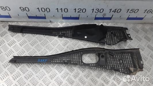 Накладка декоративная (жабо, дождевик) dacia logan