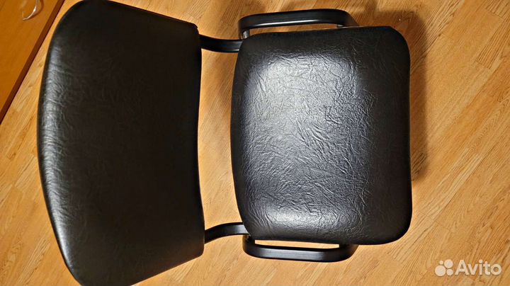 Спинки и сиденья офисных стульев