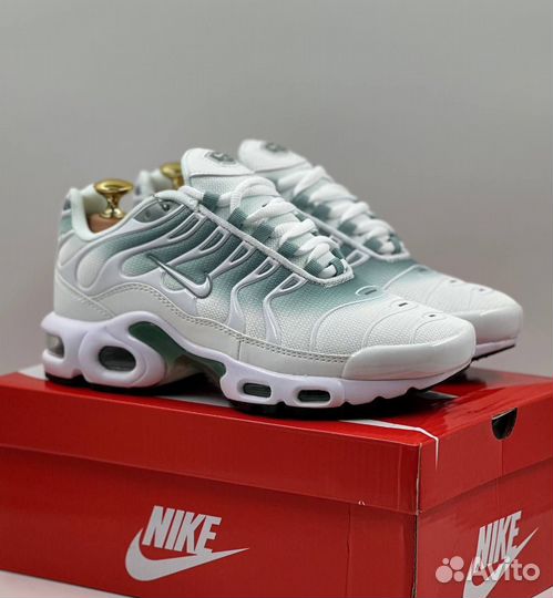 Кроссовки женские Nike Air Max Tn Plus