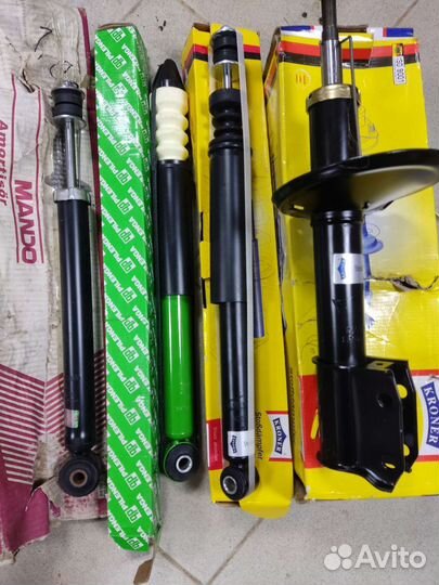 Запчасти на рено Logan l