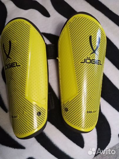 Щитки футбольные детские