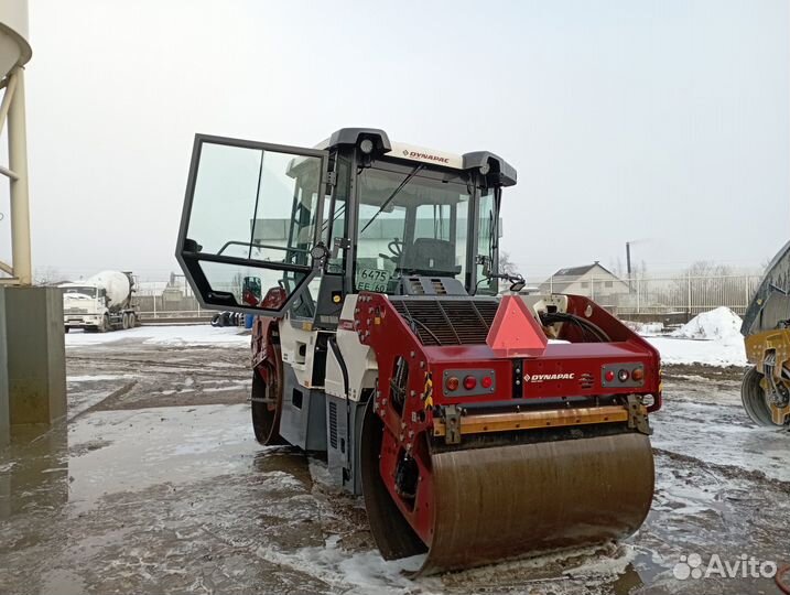 Дорожный каток Dynapac CC2200, 2020