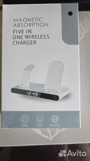 Зарядная станция 4в1 для iPhone и Android