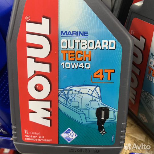 Масло Motul 4Т 10w40 / 10w30 для лодочного двигате