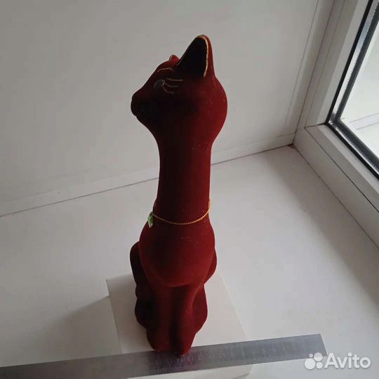 Статуэтка-копилка кошка из фарфора