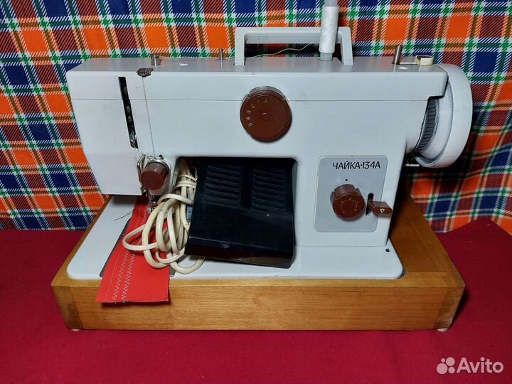 Швейная машина Чайка 134А отлично