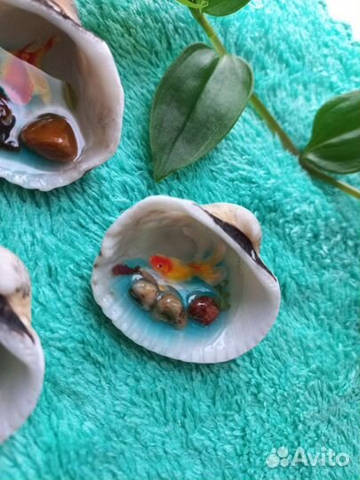 Талисман сувенир Золотая рыбка в ракушке