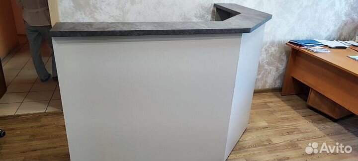 Ресепшн стойка администратора