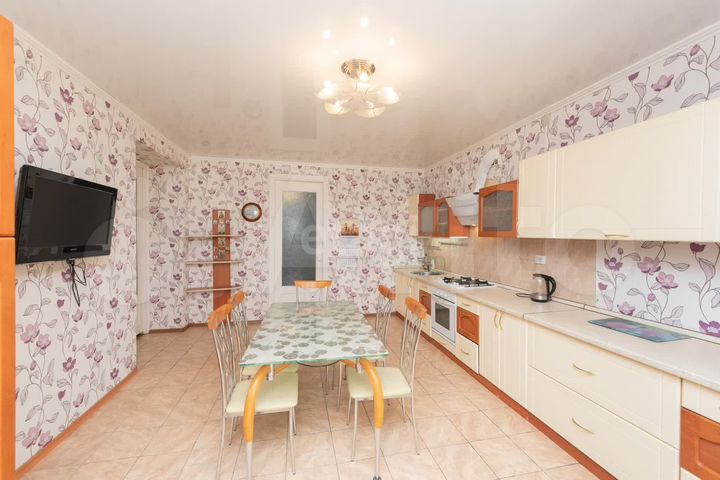 3-к. квартира, 136,2 м², 6/7 эт.