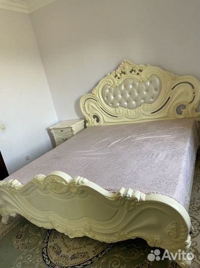 Спальный гарнитур