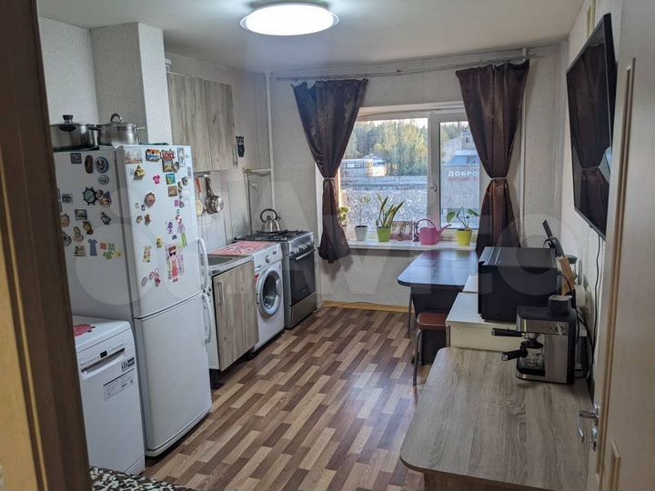 2-к. квартира, 56 м², 4/8 эт.