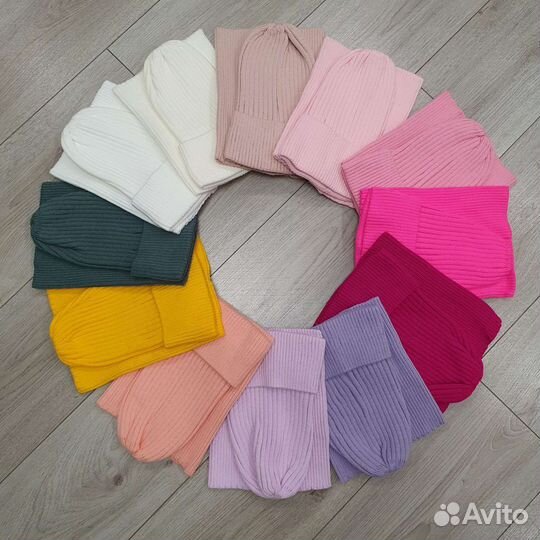 Весенний комплект шапка-снуд новый