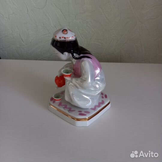 Фарфоровая статуэтка Узбечка, Дулево, СССР