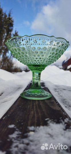 Вазочка на ножке цветное стекло СССР