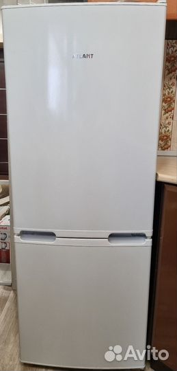Продаётся 2-х камерный холодильник Атлант