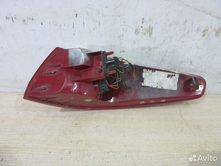 Фонарь задний наружный левый Peugeot 607 2000-2010