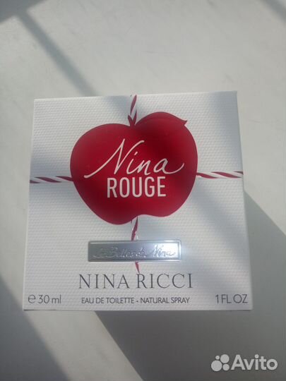 Nina Ricci rouge