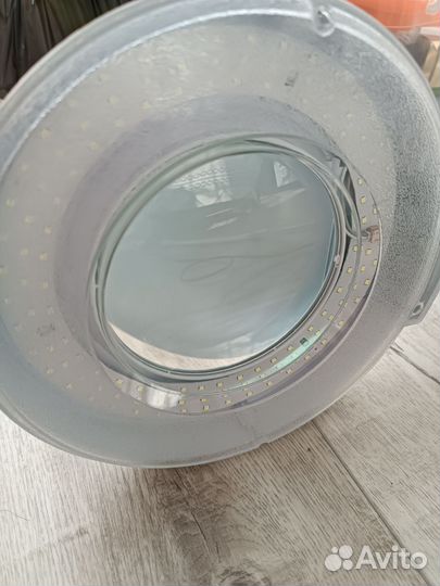 Косметологическая лампа лупа