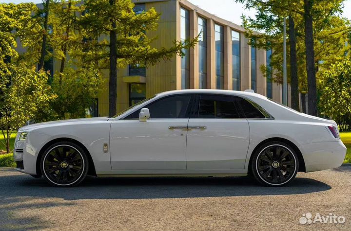 Аренда шикарного Rolls-Royce на свадьбу