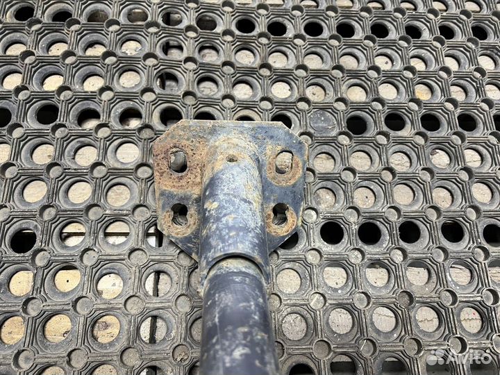 Кронштейн крыла заднего