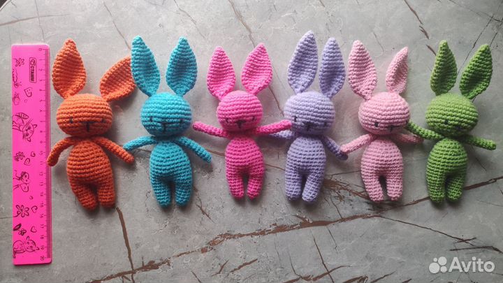 Продам вязанных заек