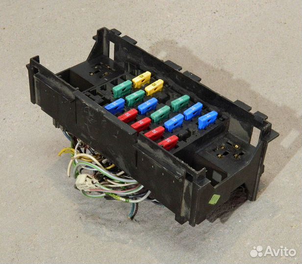 Блок предохранителей Kadett E 1.8