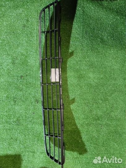 Решетка радиатора Toyota Corolla