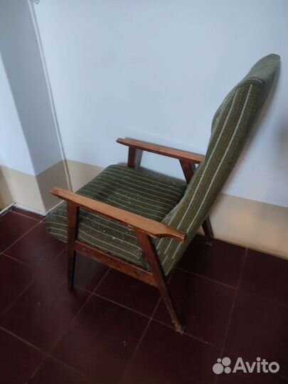 Кресло на колёсах