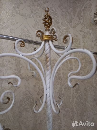 Вешалка кованая, белая с патиной