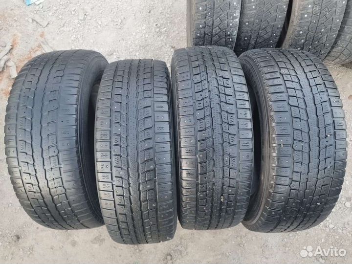 Dunlop SP Winter Ice 01 215/60 R16 95T