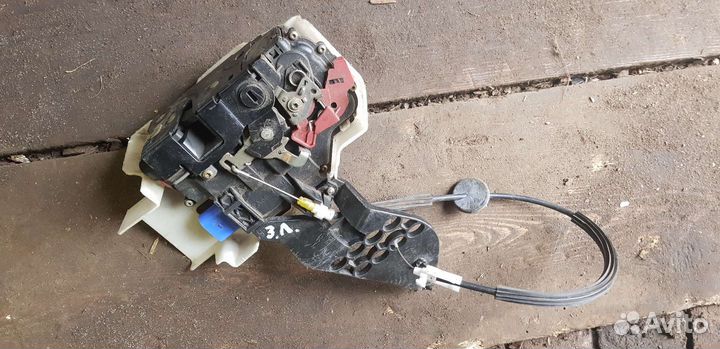 Замок задний левый Порш Каен 955/957 cayenne