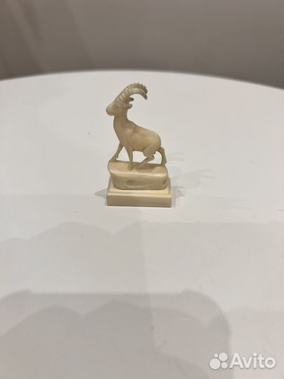 Фигурка горного козла