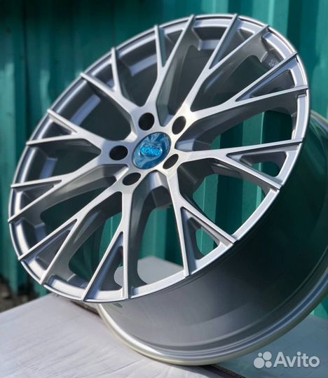 Оригинальные диски Konig R18 на Kia K5 Camry V70