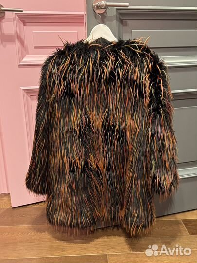 Шуба из эко меха черная с неоном