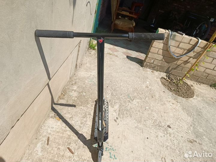 Трюковой самокат