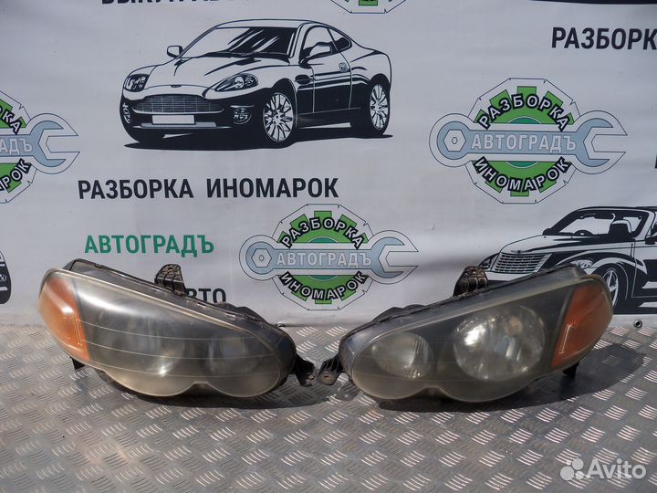 Комплект фар Honda HR-V 3D 1999г левый руль