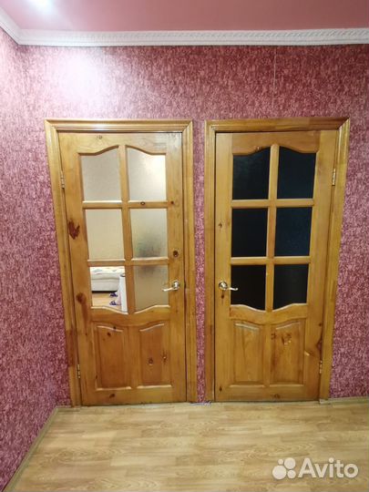 Межкомнатные двери деревянные бу 80см и 60 см