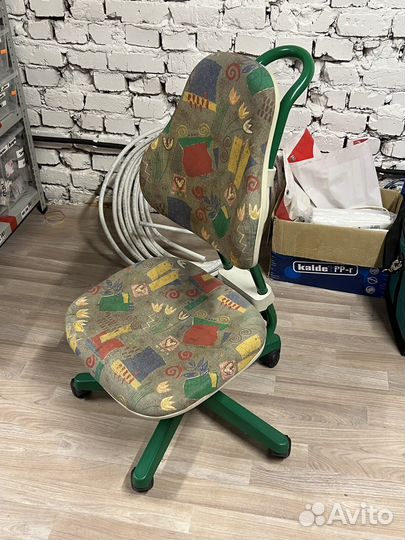 Детский растущий стул для парты сильно Б/У