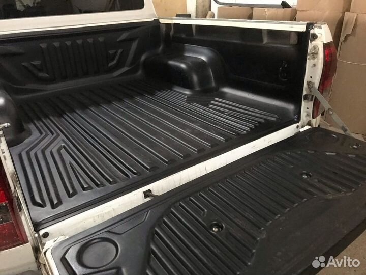 Вкладыш на Toyota Hilux 2015+